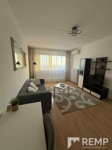 Eladó panellakás, Pécsett 45.9 M Ft, 2 szobás