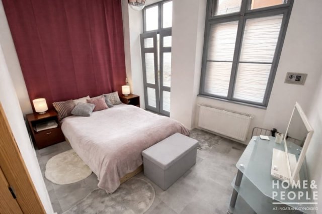 Eladó téglalakás, Szegeden 99.9 M Ft, 2 szobás