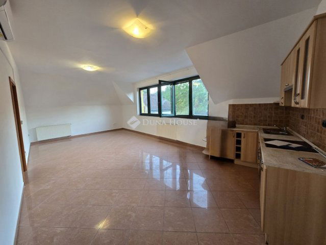 Eladó téglalakás, Veszprémben, Jókai Mór utcában 129 M Ft