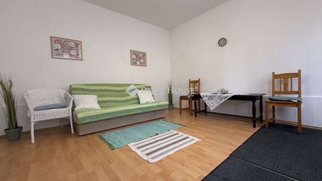 Eladó családi ház, Szombathelyen 24.5 M Ft, 1 szobás