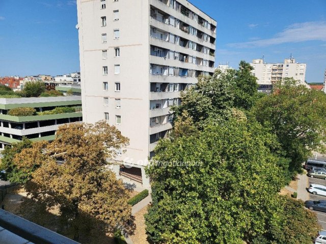 Eladó téglalakás, Győrött 49.9 M Ft, 2+1 szobás