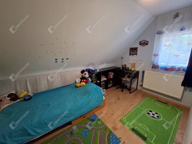 Eladó családi ház, Csatáron 98.5 M Ft, 6 szobás