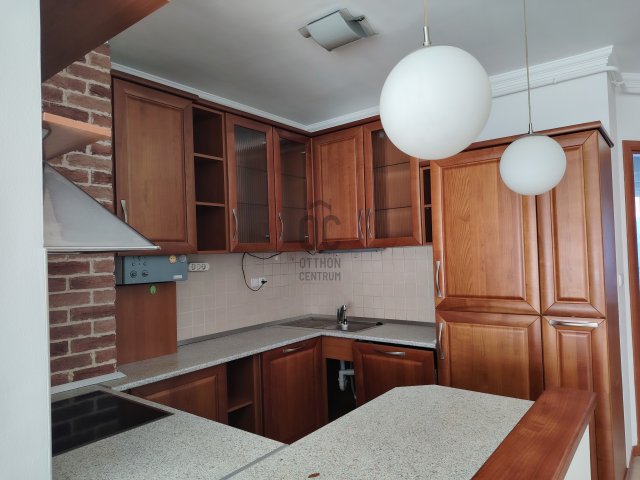 Kiadó téglalakás, albérlet, Debrecenben 300 E Ft / hó, 3 szobás