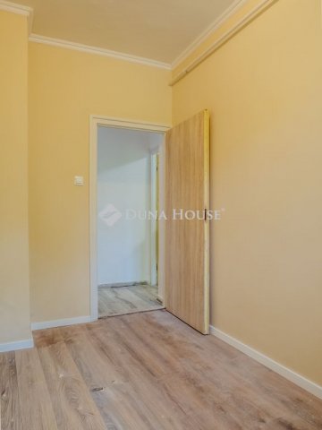 Eladó téglalakás, Miskolcon, Pozsonyi utcában 32.5 M Ft