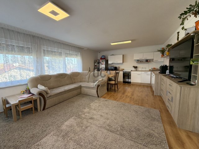 Eladó ikerház, Pécelen 172.9 M Ft, 7 szobás