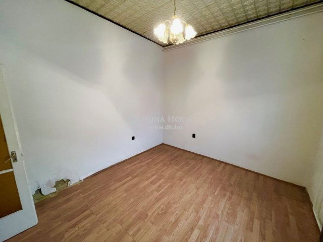 Eladó családi ház, Székesfehérvárott 89.9 M Ft, 4 szobás