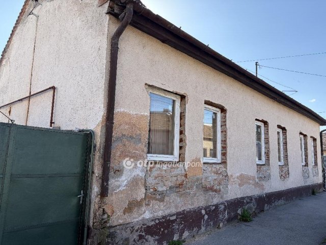 Eladó családi ház, Balassagyarmaton 21.5 M Ft, 2 szobás
