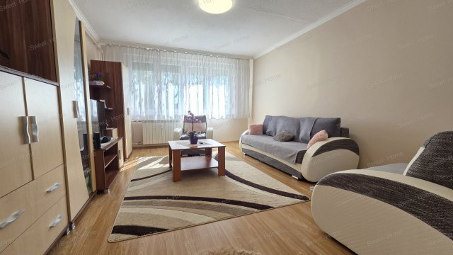 Eladó panellakás, Kecskeméten 39.9 M Ft, 2 szobás