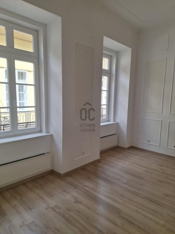 Eladó téglalakás, Budapesten, V. kerületben, Sas utcában