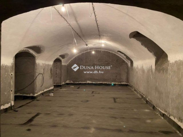 Eladó üzlethelyiség, Budapesten, IX. kerületben 79 M Ft