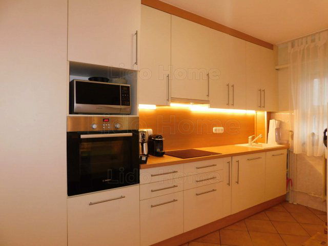 Eladó téglalakás, Keszthelyen 79 M Ft, 4 szobás