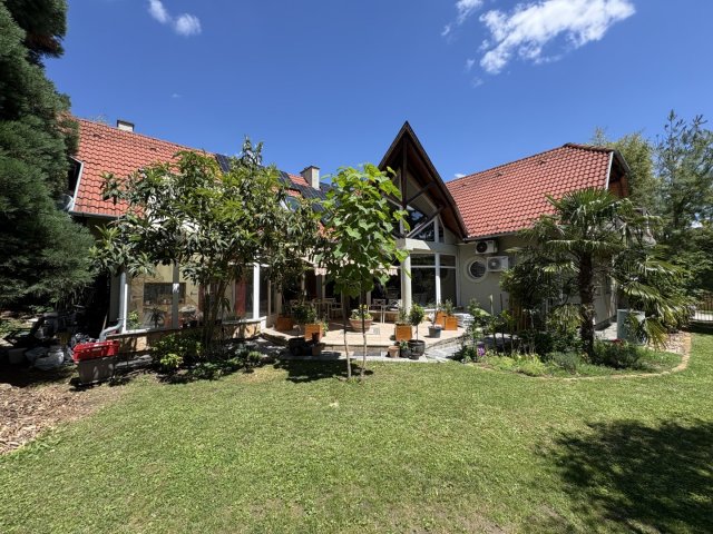 Eladó családi ház, Kaposváron 135 M Ft, 6 szobás