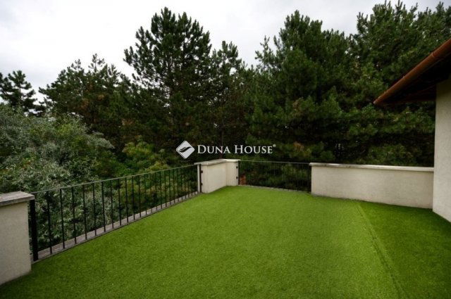 Eladó családi ház, Budajenőn 160 M Ft, 7 szobás