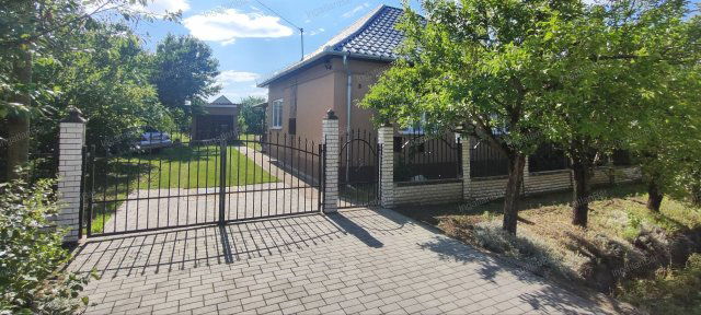Eladó családi ház, Nyírcsaholyon 21 M Ft, 3 szobás