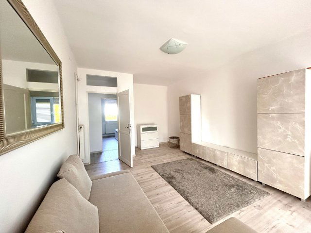 Kiadó téglalakás, albérlet, Komáromban 180 E Ft / hó, 2 szobás