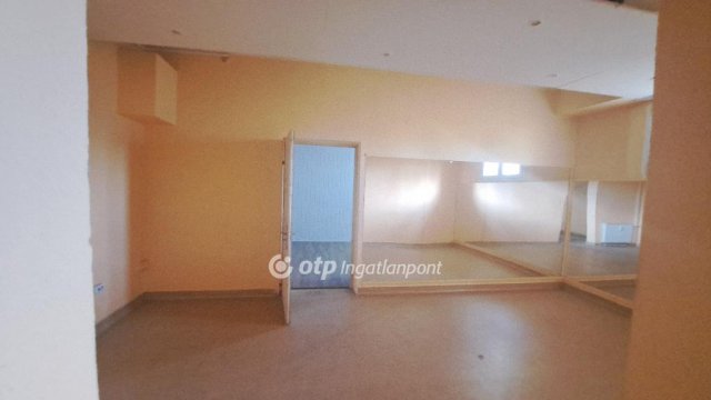 Kiadó üzlethelyiség, Budapesten, XI. kerületben 270 E Ft / hó