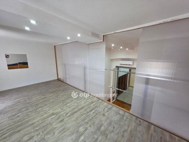 Eladó téglalakás, Budapesten, VI. kerületben 85.5 M Ft, 2 szobás