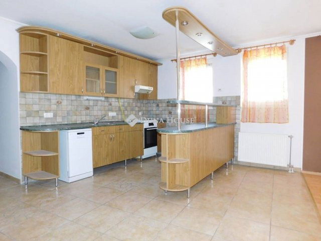 Kiadó téglalakás, albérlet, Kecskeméten 200 E Ft / hó