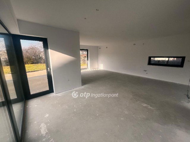 Eladó családi ház, Szegeden 179 M Ft, 5 szobás