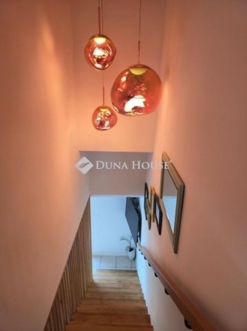 Eladó sorház, Vácon 125 M Ft, 4 szobás / költözzbe.hu