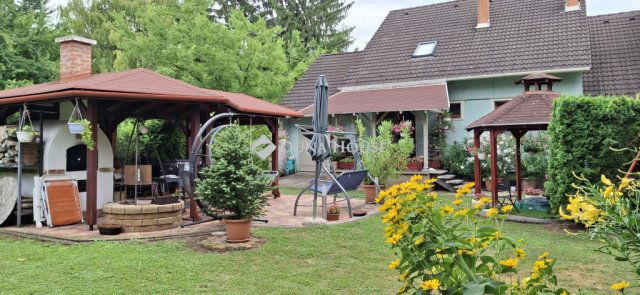 Eladó családi ház, Gárdonyban 149.9 M Ft, 5 szobás