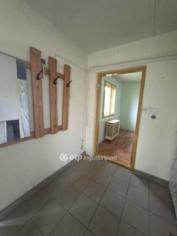 Eladó családi ház, Ráckeresztúron 25.9 M Ft, 1 szobás