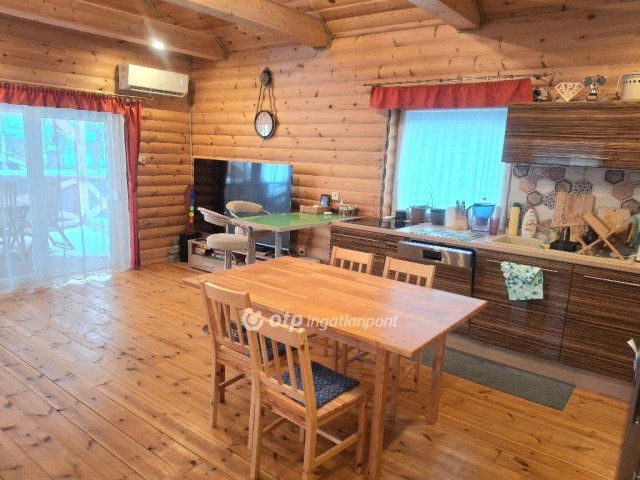 Eladó családi ház, Szigetmonostorban 94.9 M Ft, 4 szobás