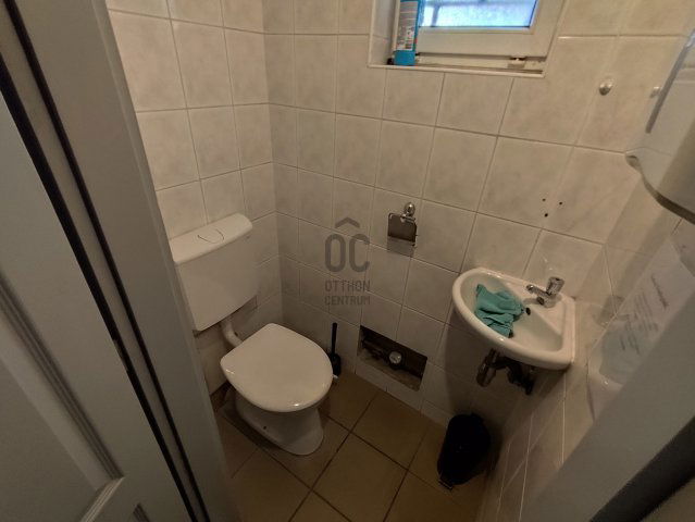 Kiadó ipari ingatlan, Kecskeméten 400 E Ft / hó