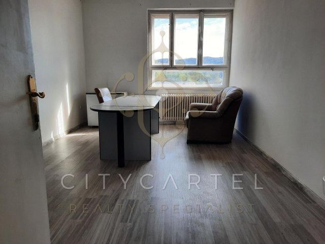 Kiadó ipari ingatlan, Solymáron 180 E Ft / hó