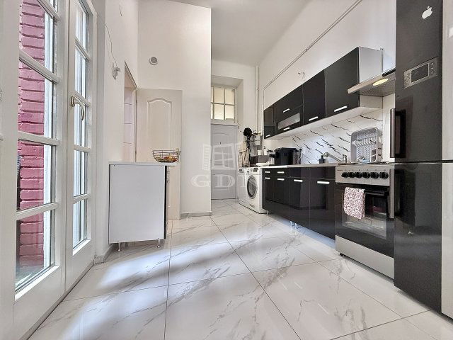 Eladó téglalakás, Budapesten, VIII. kerületben 56.9 M Ft