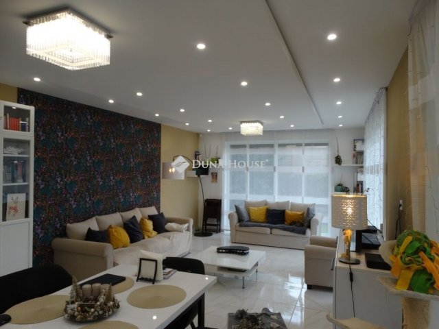 Eladó családi ház, Debrecenben 229 M Ft, 6 szobás