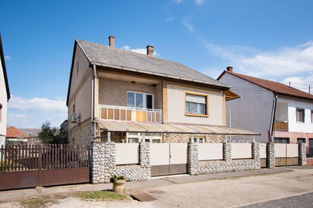 Eladó családi ház, Miskolcon 47.5 M Ft, 4 szobás