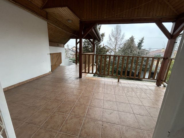 Eladó családi ház, Budakalászon 152.99 M Ft, 5+1 szobás