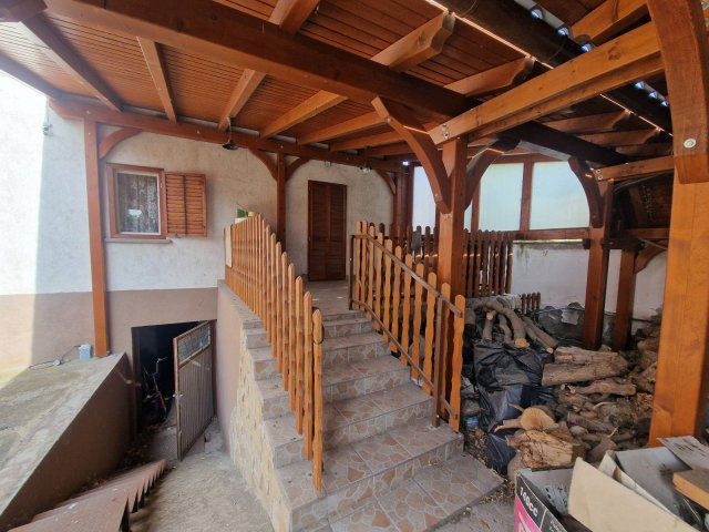 Eladó családi ház, Dunaharasztin, Fő úton 158 M Ft, 5 szobás