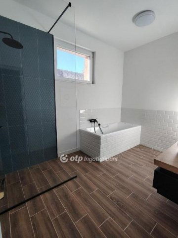 Eladó családi ház, Véménden 81.9 M Ft, 4 szobás