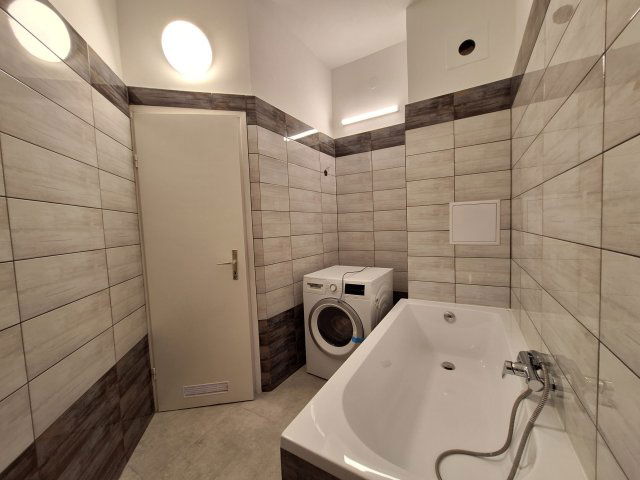 Eladó téglalakás, Győrött 60.9 M Ft, 3 szobás