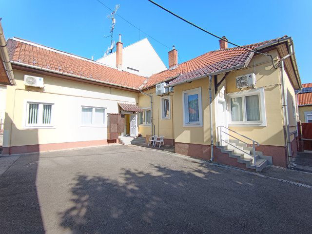 Eladó téglalakás, Miskolcon 199 M Ft, 7 szobás