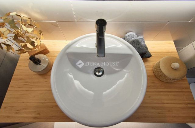 Eladó téglalakás, Budapesten, V. kerületben 359 M Ft, 3 szobás