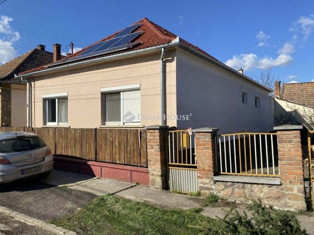 Eladó családi ház, Szigetváron 69 M Ft, 3 szobás