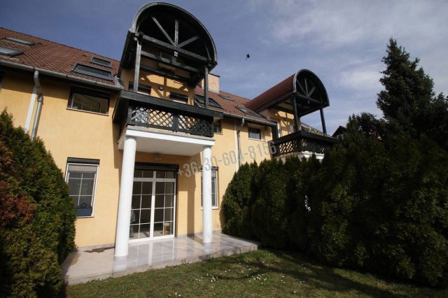 Kiadó sorház, albérlet, Budapesten, II. kerületben 958 E Ft / hó