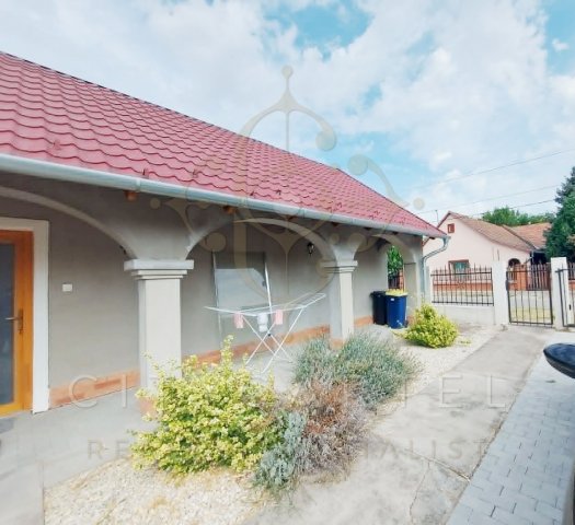 Eladó családi ház, Solton 42 M Ft, 1+1 szobás