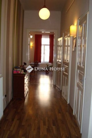 Eladó téglalakás, Budapesten, VI. kerületben, Podmaniczky utcában