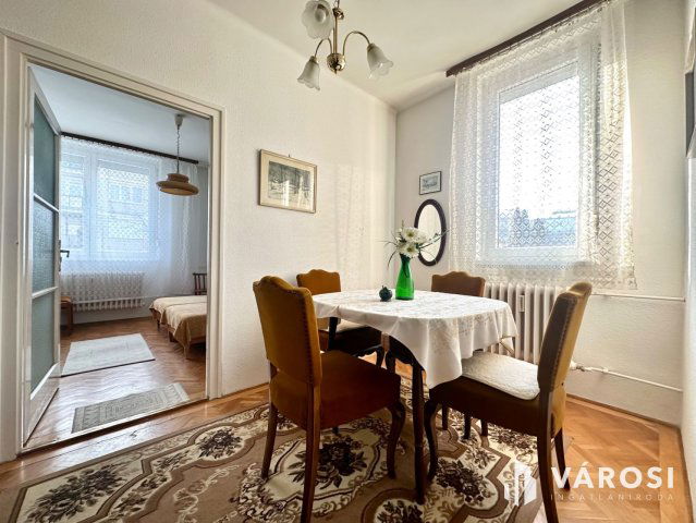 Eladó téglalakás, Salgótarjánban 25 M Ft, 2+1 szobás