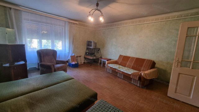 Eladó családi ház, Cegléden 48 M Ft, 4 szobás