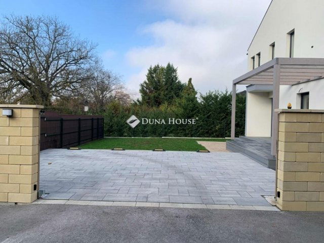 Eladó ikerház, Gárdonyban 128.5 M Ft, 5 szobás