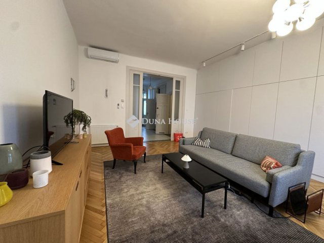 Kiadó téglalakás, albérlet, Budapesten, V. kerületben, 2 szobás