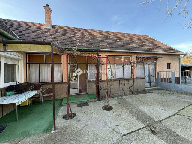 Eladó családi ház, Dabason 60 M Ft, 4 szobás