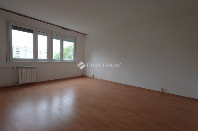 Eladó panellakás, Kecskeméten 34.5 M Ft, 1 szobás