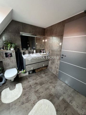 Eladó téglalakás, Törökbálinton 89.99 M Ft, 3 szobás