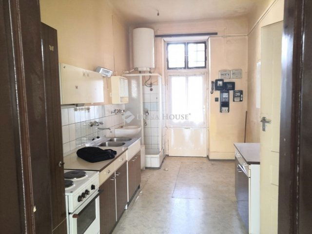 Eladó téglalakás, Budapesten, VIII. kerületben 57.9 M Ft